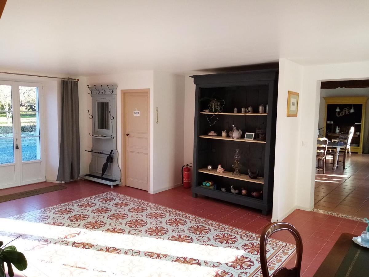 Отель La Marsaisienne Экстерьер фото